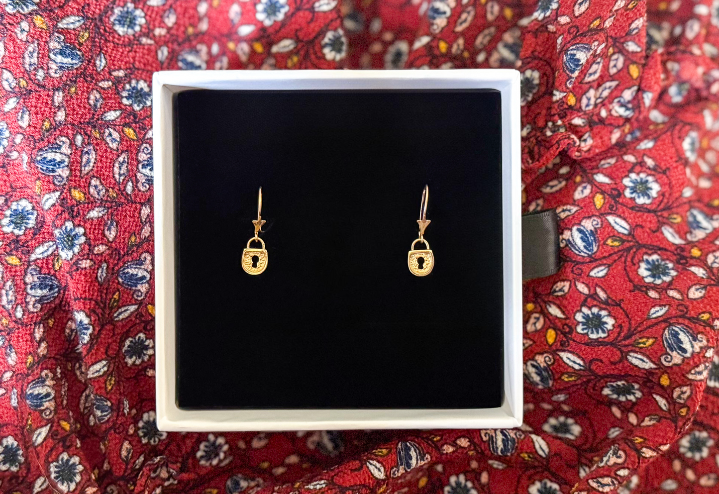 Vintage 14k Gold Padlock Earrings