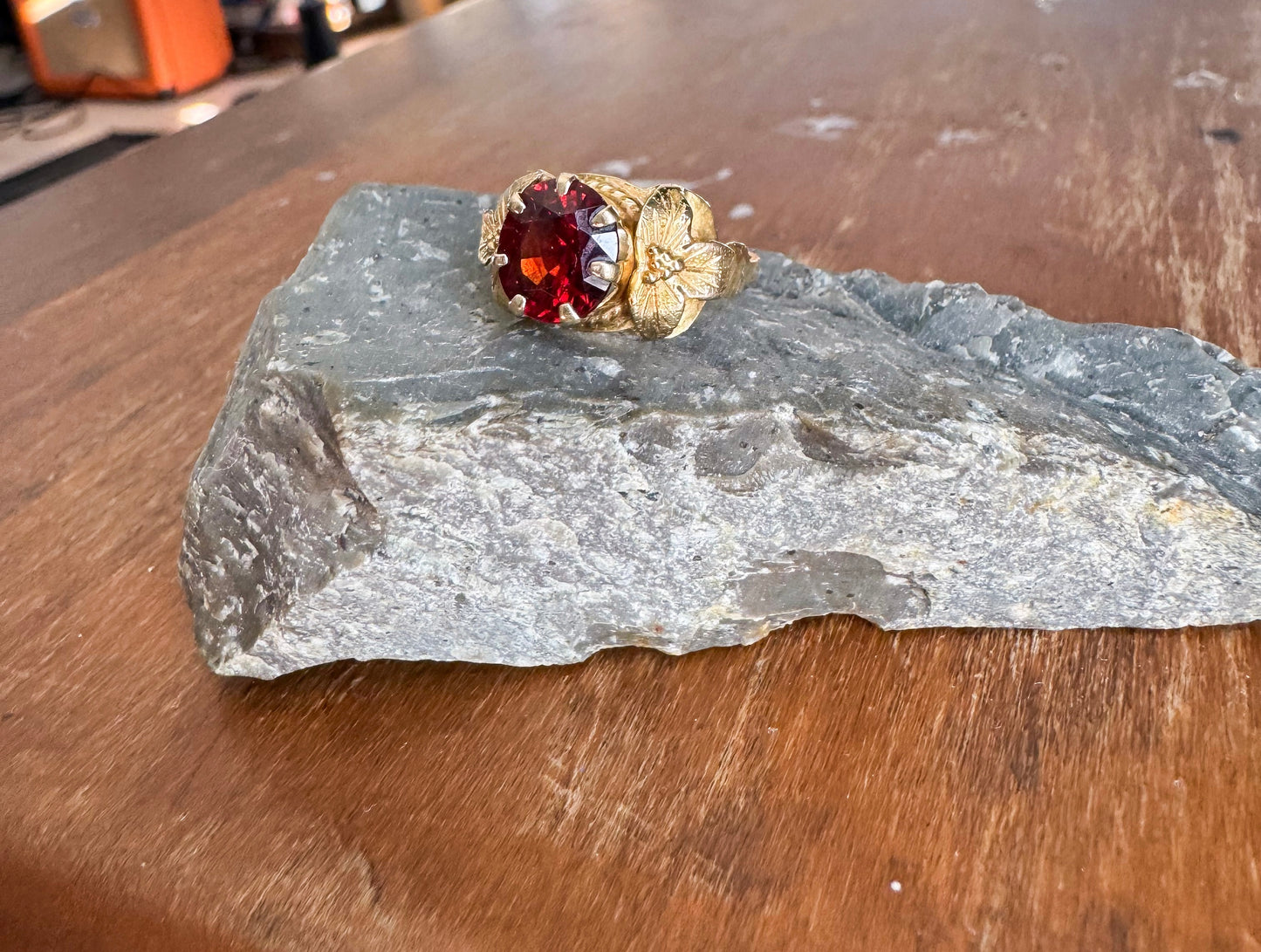 Antique 18K Yellow Gold Garnet Ring – Size 6.25